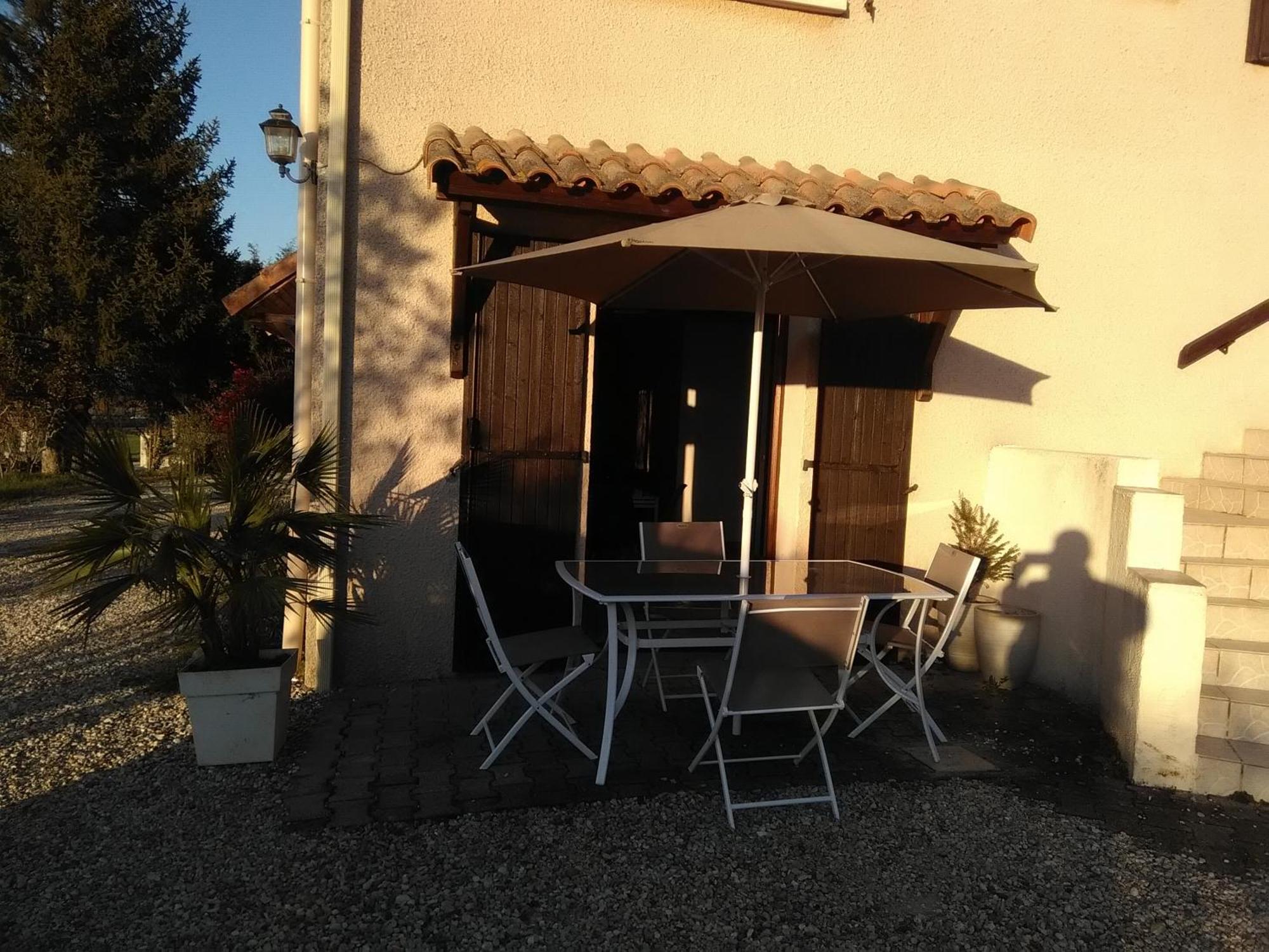 Patrice Et Chrstel Appartement Independant Chatuzange-le-Goubet Экстерьер фото